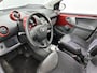 Toyota Aygo 1.0-12V Aspiration Red Automaat | Half Lederen bekleding | Airco | Elektrische ramen voor | Centrale deurvergrendeling met sleutel | Dashboard kast |