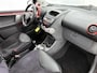 Toyota Aygo 1.0-12V Aspiration Red Automaat | Half Lederen bekleding | Airco | Elektrische ramen voor | Centrale deurvergrendeling met sleutel | Dashboard kast |