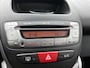 Toyota Aygo 1.0-12V Aspiration Red Automaat | Half Lederen bekleding | Airco | Elektrische ramen voor | Centrale deurvergrendeling met sleutel | Dashboard kast |