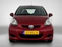 Toyota Aygo 1.0-12V Aspiration Red Automaat | Half Lederen bekleding | Airco | Elektrische ramen voor | Centrale deurvergrendeling met sleutel | Dashboard kast |