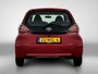 Toyota Aygo 1.0-12V Aspiration Red Automaat | Half Lederen bekleding | Airco | Elektrische ramen voor | Centrale deurvergrendeling met sleutel | Dashboard kast |