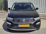Volkswagen T-Roc 1.5 TSI Sport / Stoelverwarming / Achteruitrijcamera / Navigatie / Trekhaak / Apple CarPlay/Android Auto / All Season banden / Climate Control /