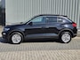 Volkswagen T-Roc 1.5 TSI Sport / Stoelverwarming / Achteruitrijcamera / Navigatie / Trekhaak / Apple CarPlay/Android Auto / All Season banden / Climate Control /