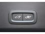 Volvo XC40 B4 197PK AUT7 Plus Dark | Harman/Kardon Premium Audio | Adaptive Cruise & Pilot Assist | Semi elektrische trekhaak | Verwarmbare voorstoelen | Verwarmbaar stuurwiel | Premium audio by Harman Kardon | 19" Velgen | Power Seats incl. Memory |