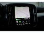 Volvo XC40 B4 197PK AUT7 Plus Dark | Semi elektrische trekhaak | Harman/Kardon Premium Audio | Adaptive Cruise & Pilot Assist | Verwarmbare voorstoelen | Verwarmbaar stuurwiel | Premium audio by Harman Kardon | 19" Velgen | Power Seats incl. Memory |