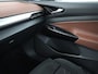 Volkswagen ID.5 Pro 77 kWh | SOH 93,5% | Memory | Leder/alcantara | Stuur/stoel verwarming | Climate control | Adaptive cruise | Sfeerverlichting | Camera | Park assist | Trekhaak |