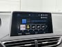 Peugeot 5008 1.2 PureTech Allure | Automaat | Navigatie | Apple carplay | Android auto | Camera | Parkeersensoren | Cruise control | Climate control | Lichtmetalen velgen | All season banden | Privacy glass |
