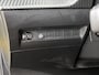 Peugeot e-208 EV Allure Pack 50 kWh | Automaat | Camera | Navigatie | Parkeersensoren | Climate control | Apple carplay | Android auto | Privacy glass | Cruise control |