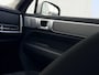 Hyundai Santa Fe 1.6 T-GDI PHEV Comfort Smart 4WD 7p. Automaat / 7 Persoons / Adaptive Cruise Control / Elek. Stoelen Voor / Stoel- & Stuurverwarming / Keyless / Elek. Achterklep / Achteruitrijcamera /