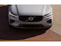 Volvo V60 T6 333PK Automaat Plug-in hybrid AWD Plus Dark Adaptive Cruise Control/ Apple Carplay/ Android Auto/ Achteruitrijcamera/ Parkeersensoren voor en achter/ Stoelverwarming/ Stuurverwarming/ Elektrisch bedienbare stoelen met geheugen