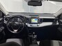 Toyota RAV4 2.5 Hybrid 2WD Style |1e eigenaar | Orgineel NL | Camera | Parkeersensoren | Beschermstrip achterbumper | Navigatie af fabriek