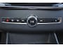 Volvo XC90 T8 Recharge AWD Ultra Dark - Luchtvering - Panorama/schuifdak - IntelliSafe Assist & Surround - 360º Camera - Bowers & Wilkins audio - Adaptieve LED koplampen - Verwarmde voorstoelen, stuur & achterbank - Parkeersensoren voor & achter - Elektr. bedienb. voorstoelen met geheugen - Geventileerde voorstoelen - Head up display - Draadloze tel. lader - Extra getint glas - Inklapbare trekhaak - 21' LMV