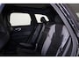 Volvo XC60 Recharge T8 AWD R-Design - Panorama/schuifdak - IntelliSafe Assist & Surround - 360º Camera - Harman/Kardon audio - Adaptieve LED koplampen - Verwarmde voorstoelen - Parkeersensoren voor & achter - Elektr. bedienb. bestuurdersstoel met geheugen - Inklapbare trekhaak - 19' LMV