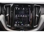 Volvo XC60 Recharge T8 AWD R-Design - Panorama/schuifdak - IntelliSafe Assist & Surround - 360º Camera - Harman/Kardon audio - Adaptieve LED koplampen - Verwarmde voorstoelen - Parkeersensoren voor & achter - Elektr. bedienb. bestuurdersstoel met geheugen - Inklapbare trekhaak - 19' LMV