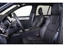 Volvo XC90 T8 Recharge AWD Ultra Black Edition - Panorama/schuifdak - Luchtvering - IntelliSafe Surround - 360º Camera - Bowers & Wilkins audio - Adaptieve LED koplampen - Verwarmde voorstoelen, stuur & achterbank - Parkeersensoren voor & achter - Elektr. bedienb. voorstoelen met geheugen - Geventileerde voorstoelen - Head up display - Draadloze tel. lader - Extra getint glas - Inklapbare trekhaak - 21' LMV