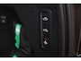 Volvo XC90 T8 Recharge AWD Ultra Black Edition - Panorama/schuifdak - Luchtvering - IntelliSafe Surround - 360º Camera - Bowers & Wilkins audio - Adaptieve LED koplampen - Verwarmde voorstoelen, stuur & achterbank - Parkeersensoren voor & achter - Elektr. bedienb. voorstoelen met geheugen - Geventileerde voorstoelen - Head up display - Draadloze tel. lader - Extra getint glas - Inklapbare trekhaak - 21' LMV