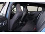 Volvo C40 Recharge Ultimate 69 kWh - Panoramadak - IntelliSafe Assist & Surround - 360º Camera - Harman Kardon audio - Verwarmde voorstoelen & stuur - Elektr. bedienb. voorstoelen met geheugen links - Draadloze tel. lader - Extra getint glas - Inklapbare trekhaak - 19' LMV