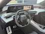 Peugeot e-5008 GT Long Range 97 kWh 7p VOORRAAD VOORDEEL | Panoramisch schuifdak | Trekhaak | Warmtepomp | Stoelverwarming | Navigatie |