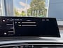 Peugeot e-5008 GT Long Range 97 kWh 7p VOORRAAD VOORDEEL | Panoramisch schuifdak | Trekhaak | Warmtepomp | Stoelverwarming | Navigatie |