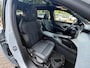 Peugeot e-5008 GT Long Range 97 kWh 7p VOORRAAD VOORDEEL | Panoramisch schuifdak | Trekhaak | Warmtepomp | Stoelverwarming | Navigatie |