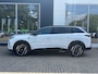 Peugeot e-5008 GT Long Range 97 kWh 7p VOORRAAD VOORDEEL | Panoramisch schuifdak | Trekhaak | Warmtepomp | Stoelverwarming | Navigatie |
