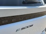 Peugeot e-5008 GT Long Range 97 kWh 7p VOORRAAD VOORDEEL | Panoramisch schuifdak | Trekhaak | Warmtepomp | Stoelverwarming | Navigatie |