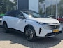 Peugeot e-5008 GT Long Range 97 kWh 7p VOORRAAD VOORDEEL | Panoramisch schuifdak | Trekhaak | Warmtepomp | Stoelverwarming | Navigatie |