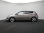 Toyota Auris 1.8 Hybrid Executive | Panoramadak | Parkeersensoren V+A | Stoelverwarming