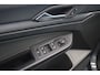 Volkswagen Golf 1.5 eTSI Style | Panorama | Trekhaak | Sfeerverlichting | LED