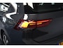 Volkswagen Golf 1.5 eTSI Style | Panorama | Trekhaak | Sfeerverlichting | LED