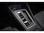 Volkswagen Golf 1.5 eTSI Style | Panorama | Trekhaak | Sfeerverlichting | LED