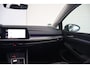 Volkswagen Golf 1.5 eTSI Style | Panorama | Trekhaak | Sfeerverlichting | LED