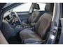 Volkswagen Golf 1.5 eTSI Style | Panorama | Trekhaak | Sfeerverlichting | LED
