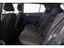 Volkswagen Golf 1.5 eTSI Style | Panorama | Trekhaak | Sfeerverlichting | LED