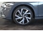 Volkswagen Golf 1.5 eTSI Style | Panorama | Trekhaak | Sfeerverlichting | LED