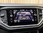 Volkswagen T-Roc 1.5 TSI Style Business Automaat | Climate control | Adaptieve cruise control | Achteruitrijcamera | Getint glas | LED verlichting | Apple CarPlay/Android Auto | Parkeersensoren voor en achter