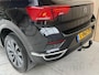 Volkswagen T-Roc 1.5 TSI Style Business Automaat | Climate control | Adaptieve cruise control | Achteruitrijcamera | Getint glas | LED verlichting | Apple CarPlay/Android Auto | Parkeersensoren voor en achter