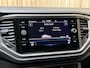 Volkswagen T-Roc 1.5 TSI Style Business Automaat | Climate control | Adaptieve cruise control | Achteruitrijcamera | Getint glas | LED verlichting | Apple CarPlay/Android Auto | Parkeersensoren voor en achter
