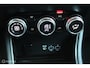 Renault Captur 1.0 TCe 90 Intens, Wit metallic, Zwart dak, Donker glas, Navi, Clima, Stoelverwarming, Trekhaak, Pdc voor + achter + camera