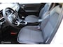Renault Captur 1.0 TCe 90 Intens, Wit metallic, Zwart dak, Donker glas, Navi, Clima, Stoelverwarming, Trekhaak, Pdc voor + achter + camera