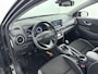 Hyundai Kona 1.0T COMFORT | TREKHAAK | NAVI via APPLE CAR PLAY & ANDROID AUTO | CLIMA | CRUISE | CAMERA | 16'' LM VELGEN | ALL SEASONS |