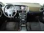 Volvo V40 T2 Nordic | Climate Control | Cruise Control | Dealeronderhouden | 1ste Eigenaar | Navigatie | Parkeersensoren achter | High Performance Audio | LED Dag Verlichting
