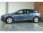 Volvo V40 T2 Nordic | Climate Control | Cruise Control | Dealeronderhouden | 1ste Eigenaar | Navigatie | Parkeersensoren achter | High Performance Audio | LED Dag Verlichting