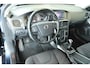Volvo V40 T2 Nordic | Climate Control | Cruise Control | Dealeronderhouden | 1ste Eigenaar | Navigatie | Parkeersensoren achter | High Performance Audio | LED Dag Verlichting