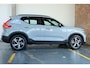 Volvo XC40 B4 Plus Dark | Trekhaak Semi-elektrisch | Adaptieve Cruise Control | Pilot Assist | Google Infotainment | Verwarmbare voorstoelen | Verwarmbaar stuurwiel | Blind Spot Information System | Verwarmbare voorruit | Parkeercamera | Parkeersensoren voor + achter |