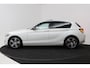 BMW 1-Serie 118i High Executive Sport-Line (SCHUIF/KANTELDAK, GROOT-NAVIGATIE, STOELVERWARMING, SPORTSTOELEN, HARMAN KARDON)