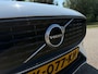 Volvo V60 2.0 B3 R-Design Automaat / Camera / Apple CarPlay-Android Auto / 19" Velgen / Stuur-/Stoelverwarming / Leder / PDC / LED