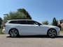Volvo V60 2.0 B3 R-Design Automaat / Camera / Apple CarPlay-Android Auto / 19" Velgen / Stuur-/Stoelverwarming / Leder / PDC / LED