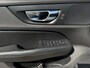 Volvo V60 2.0 B3 R-Design Automaat / Camera / Apple CarPlay-Android Auto / 19" Velgen / Stuur-/Stoelverwarming / Leder / PDC / LED