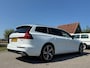 Volvo V60 2.0 B3 R-Design Automaat / Camera / Apple CarPlay-Android Auto / 19" Velgen / Stuur-/Stoelverwarming / Leder / PDC / LED